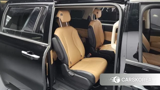 Kia Carnival 4th generation 2023 Черный из Кореи, фото 3