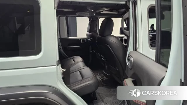 Jeep Wrangler (JL) 2024 Светло-серебряный цвет из Кореи, фото 3