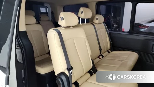 Hyundai Staria 2025 Белый из Кореи, фото 3