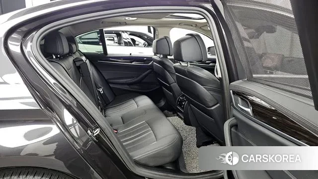 BMW 5 Series (G30) 2023 Серый из Кореи, фото 3