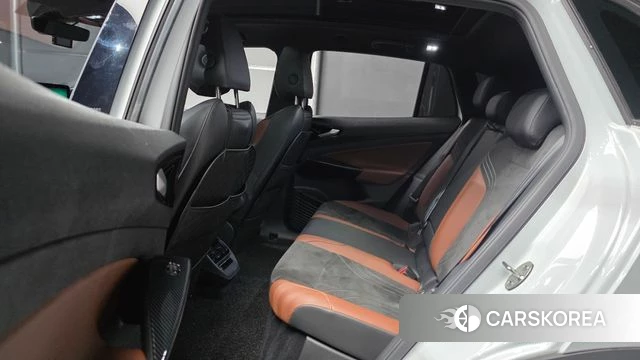 Volkswagen ID.4 2023 Белый из Кореи, фото 3