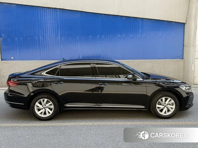 Volkswagen Passat 2023 Черный из Китая, фото 3