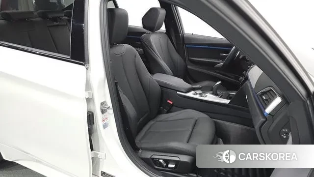 BMW 3 Series (F30) 2018 Белый из Кореи, фото 3