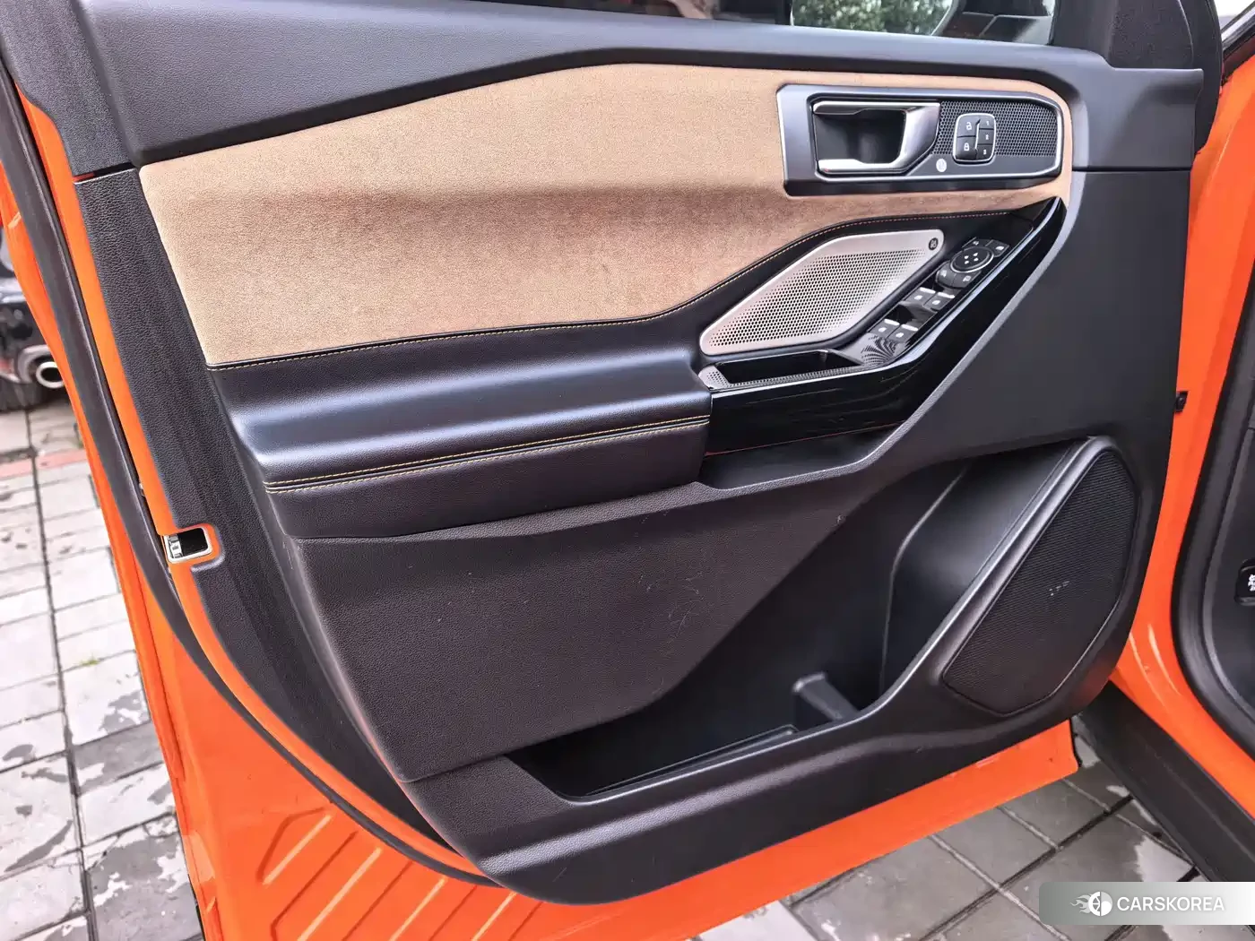 Ford Explorer 2024 Yellow/orange из Китая, фото 4