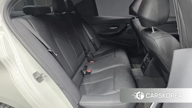 BMW 3 Series (F30) 2018 Белый из Кореи, фото 3