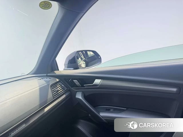 Audi Q5L 2025 Черный из Китая, фото 3