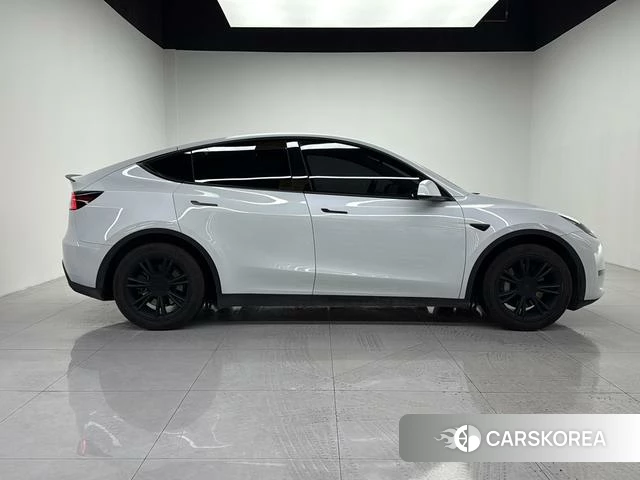 Tesla Model Y 2024 Белый из Китая, фото 3