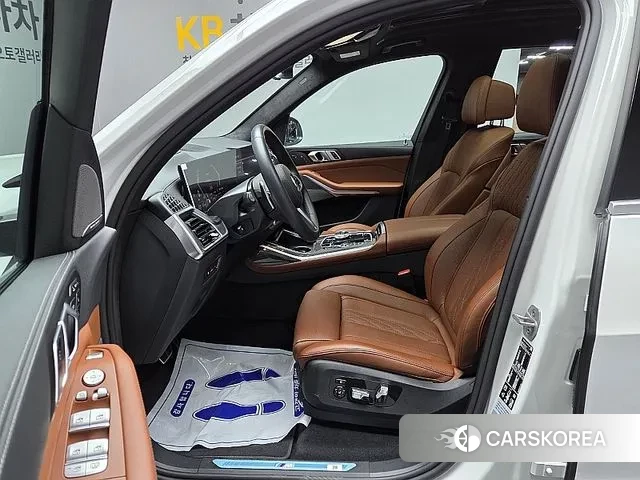 BMW X7 (G07) 2025 Белый из Кореи, фото 3