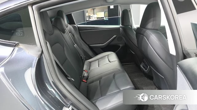 Tesla Model 3 2025 Серый из Кореи, фото 3