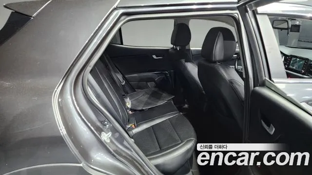 Kia Stonic 2018 Серый из Кореи, фото 3