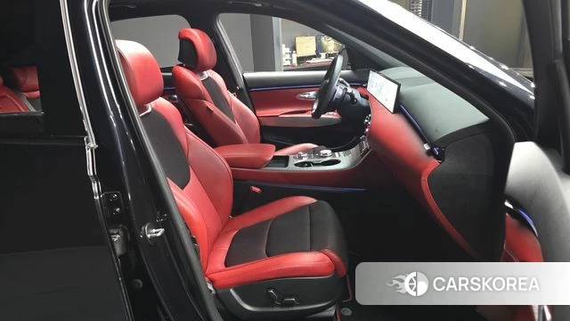 Genesis GV70 2024 Черный из Кореи, фото 3