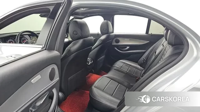 Mercedes-Benz E-Class W213 2018 Серебряный из Кореи, фото 3