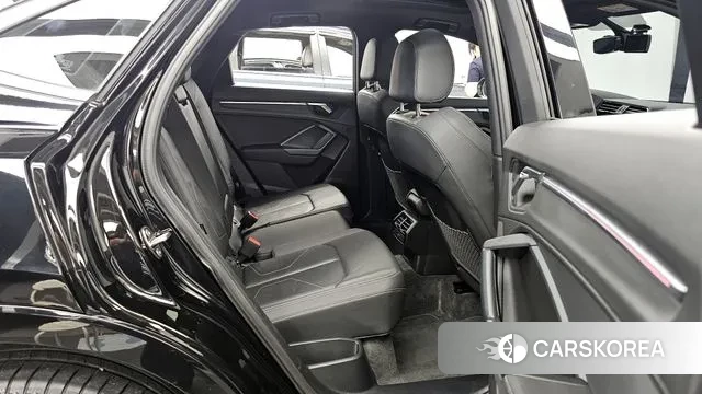 Audi Q3 (F3) 2020 Черный из Кореи, фото 3