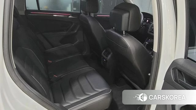 Volkswagen Tiguan second Generation 2022 Белый из Кореи, фото 3