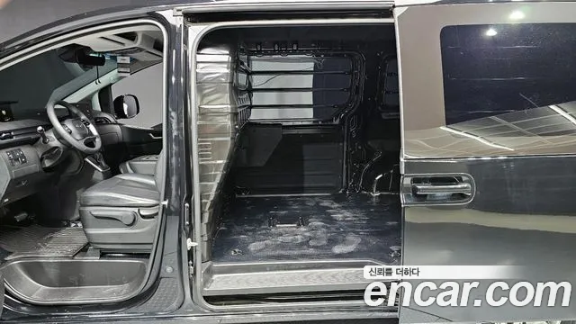 Hyundai Staria 2023 Черный из Кореи, фото 3