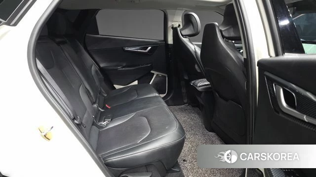 Kia EV6 2023 Жемчужный цвет из Кореи, фото 3