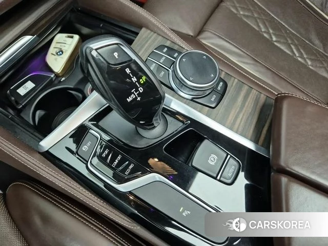 BMW 5 Series (G30) 2018 Белый из Кореи, фото 3