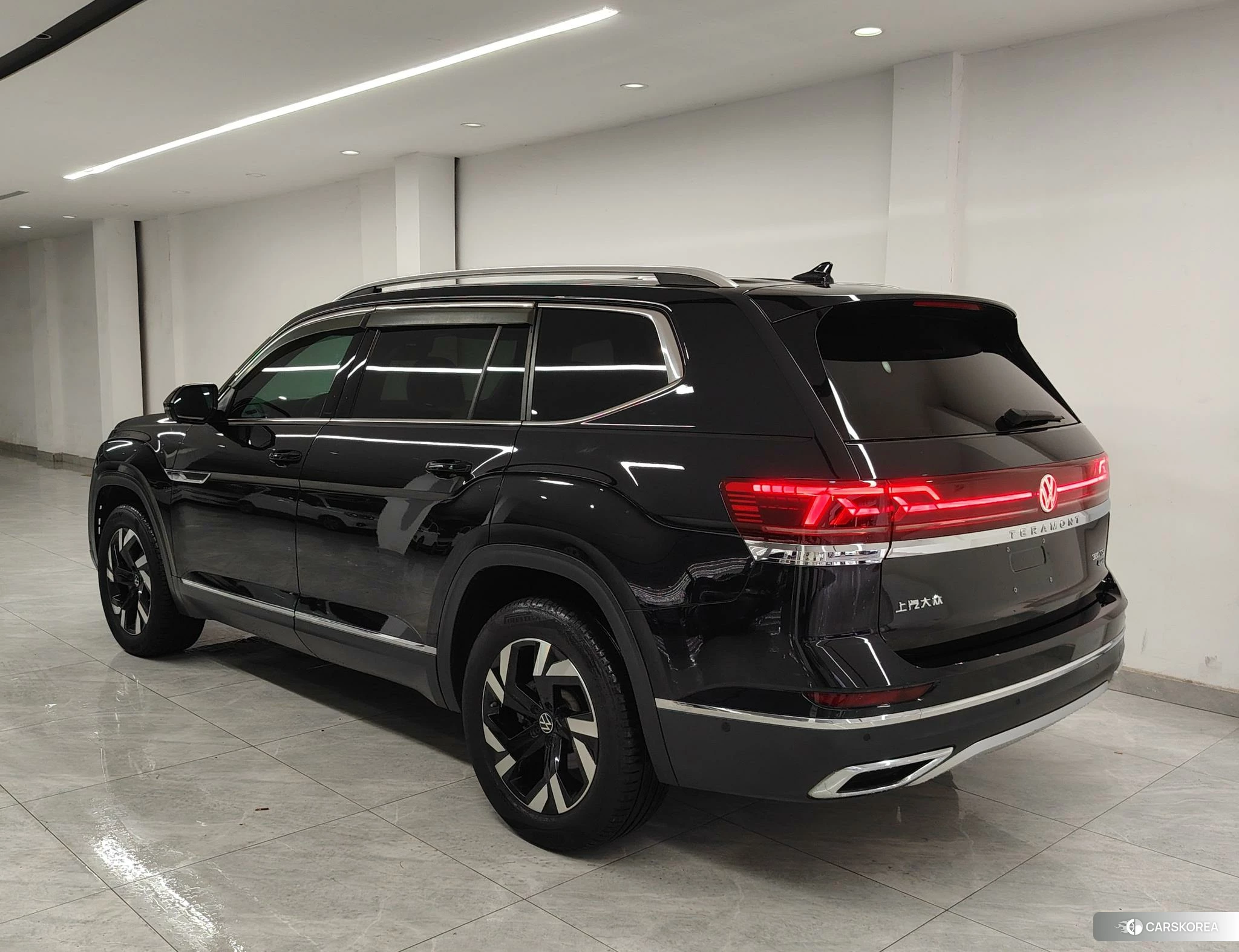 Volkswagen Tourang 2021 Черный из Китая, фото 3