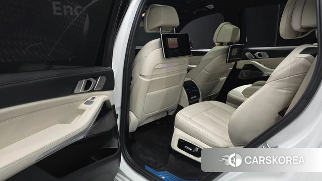 BMW X7 (G07) 2021 Белый из Кореи, фото 3