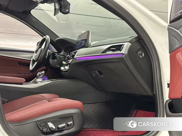 BMW 5 series 2022 Белый из Китая, фото 3