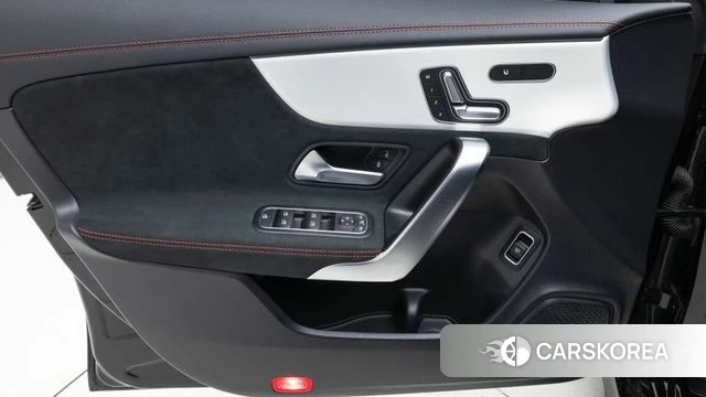 Mercedes-Benz CLA-Class C118 2025 Черный из Кореи, фото 3