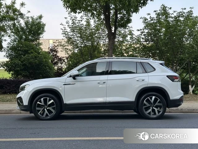 Volkswagen Tanyue 2024 Белый из Китая, фото 3