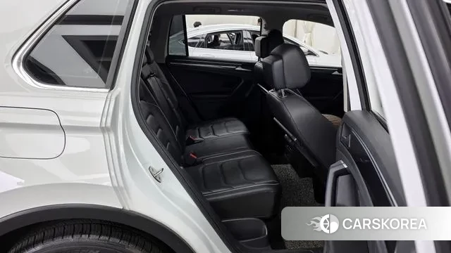 Volkswagen Tiguan second Generation 2019 Белый из Кореи, фото 3