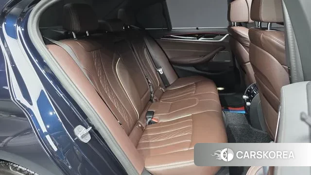 BMW 5 Series (G30) 2023 Черный из Кореи, фото 3