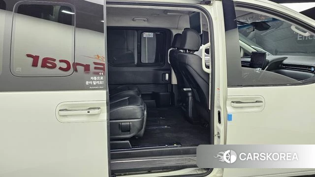 Hyundai Staria 2024 Белый из Кореи, фото 3