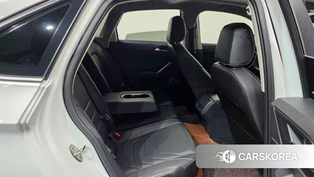 Volkswagen 7th Generation of Jetta 2023 Белый из Кореи, фото 3