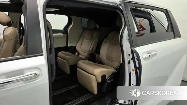 Toyota Sienna 4th Generation 2022 Белый из Кореи, фото 3