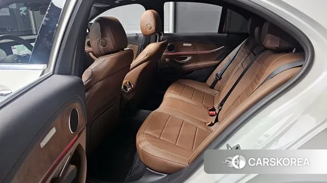 Mercedes-Benz E-Class W213 2021 Белый из Кореи, фото 3