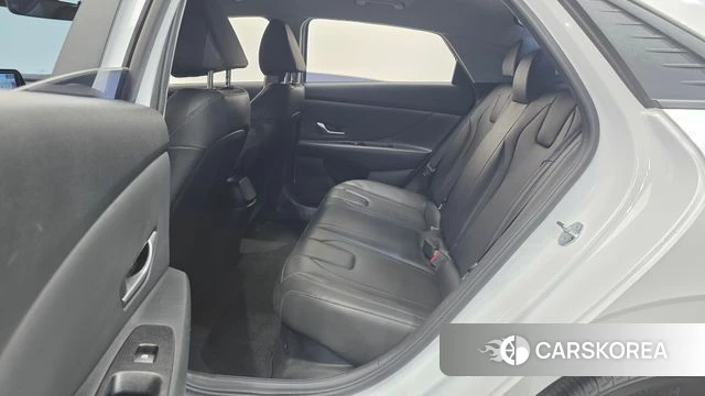 Hyundai Avante Hybrid (CN7) 2023 Белый из Кореи, фото 3