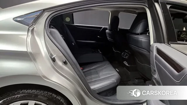 Lexus ES300h 7th generation 2021 Серебристо-серый из Кореи, фото 3