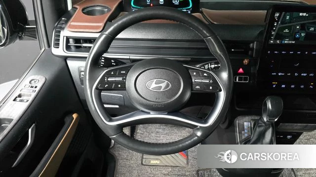 Hyundai Staria 2024 Серебристо-серый из Кореи, фото 3