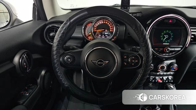Mini Cooper 2019 Жемчужный цвет из Кореи, фото 3