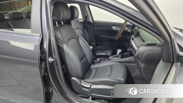 Kia The New K3 2nd generation 2023 Серый из Кореи, фото 3