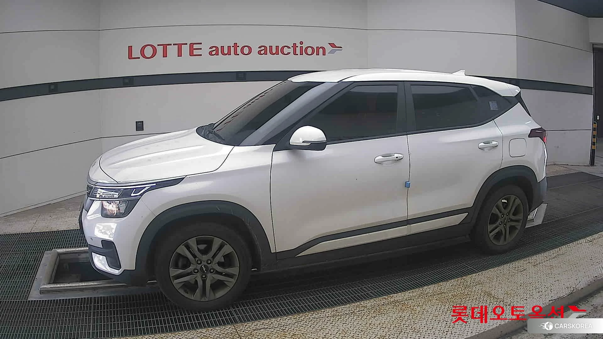 Kia Seltos 2022 Snow White Pearl из Кореи, фото 3