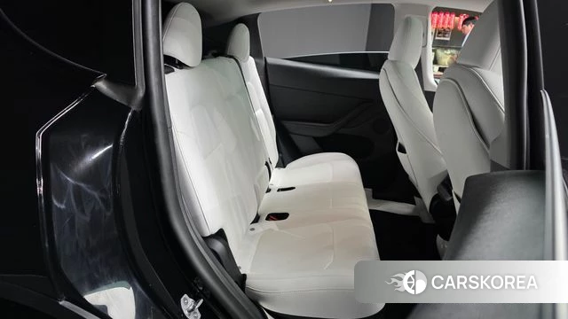 Tesla Model Y 2023 Черный из Кореи, фото 3