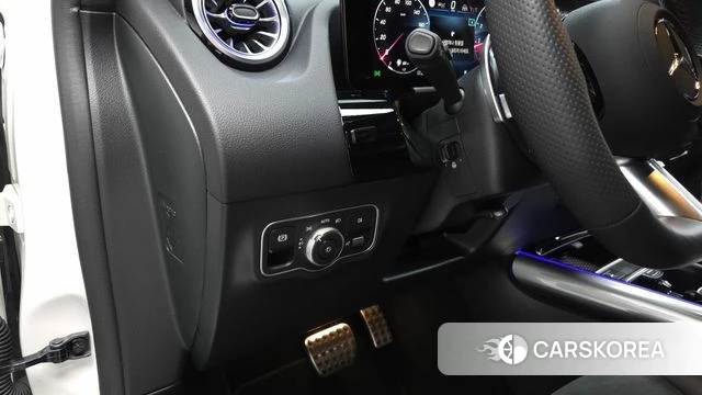 Mercedes-Benz GLA - Class H247 2024 Белый из Кореи, фото 3