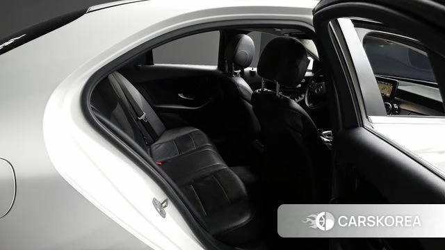 Mercedes-Benz C-Class W205 2018 Белый из Кореи, фото 3