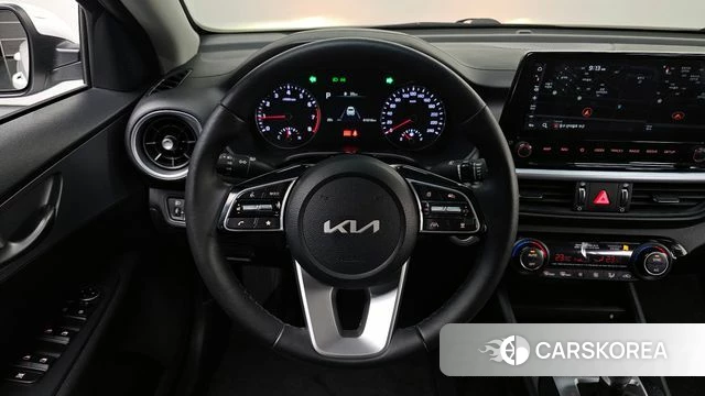 Kia The New K3 2nd generation 2021 Белый из Кореи, фото 3