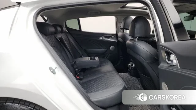 Kia Stinger Meister 2023 Белый из Кореи, фото 3