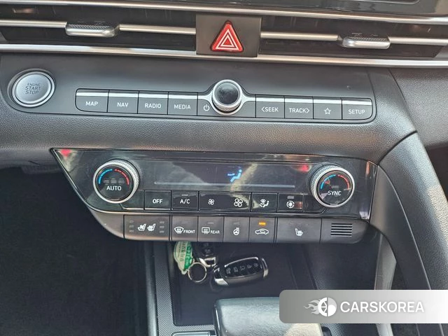 Hyundai Avante (CN7) 2021 Серебристо-серый из Кореи, фото 3