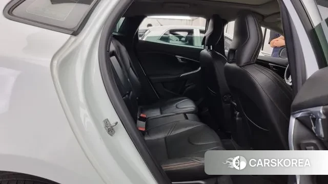 Volvo V40 Cross-Country 2019 Белый из Кореи, фото 3