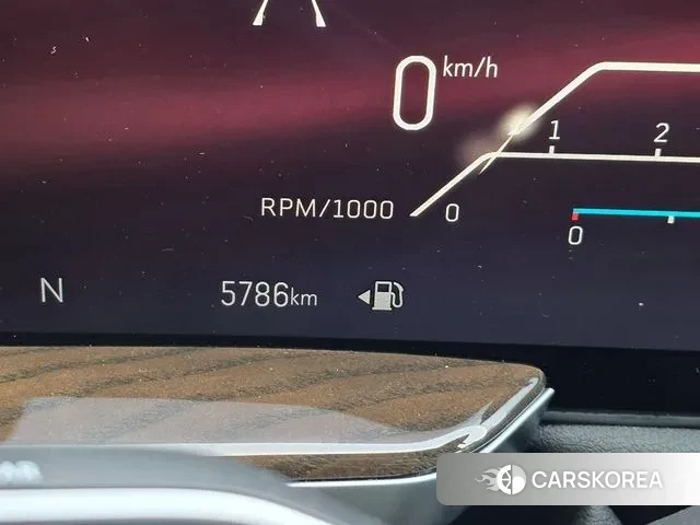 Cadillac Escalade 5th Generation 2025 Белый из Кореи, фото 3