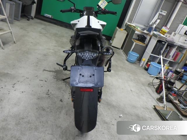 KTM 890 DUKE R 2021 из Японии