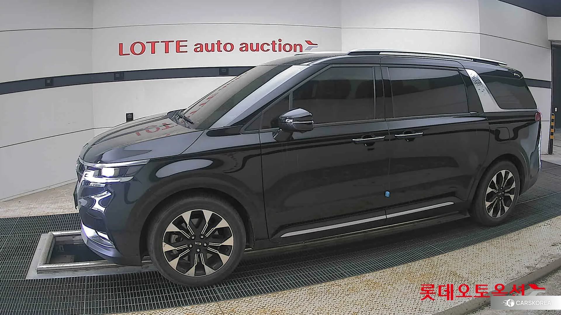 Kia Carnival 2021 Черный из Кореи, фото 3