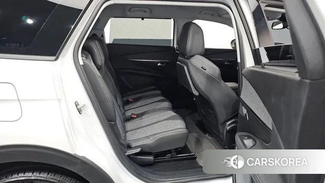 Peugeot 5008 second generation 2021 Белый из Кореи, фото 3