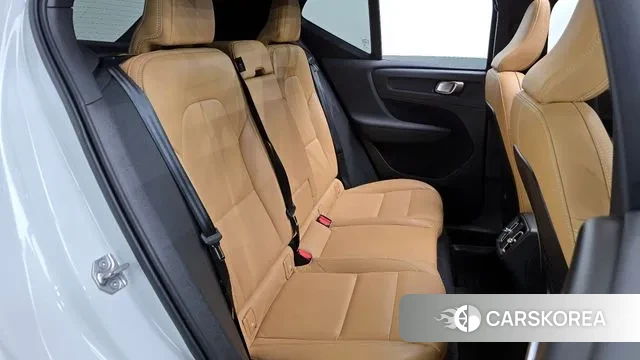 Volvo XC40 2021 Белый из Кореи, фото 3